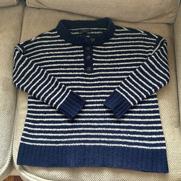 American Eagle Sweater - Picture 2 of 6